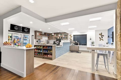 Start mornings with coffee and easy bites in a bright space