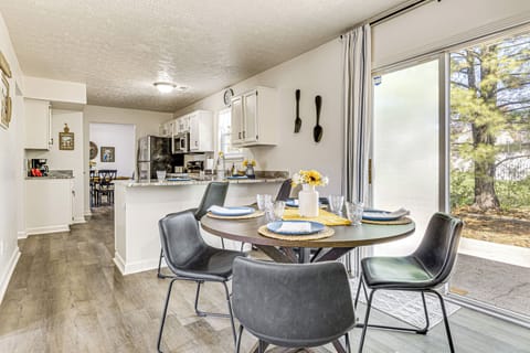 Indianapolis Vacation Rental | 4BR | 2.5BA | 1,920 Sq Ft | 3 Steps to Enter