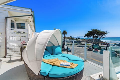 Step out onto the balcony and soak in the fresh air—your perfect spot to relax and unwind!