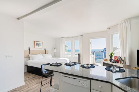 Step into this charming studio, where comfort and style come together for a perfect retreat.