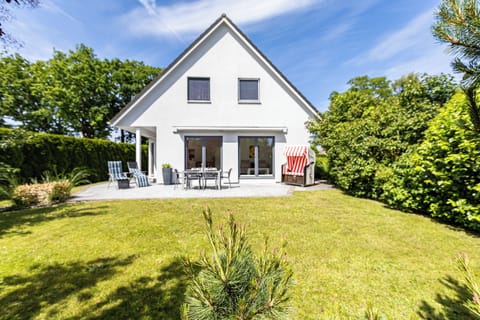 Exterior view of a modern house with garden