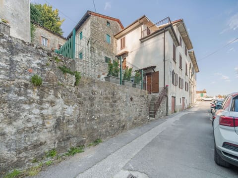 Wall, Window, Building, Road Surface, Road, Neighbourhood, Architecture, Town, Street, Alley