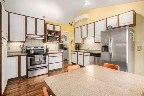 Embrace Your Inner Chef in Summerwood Cottage`s Fully Equipped Kitchen