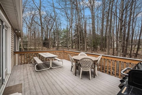 Summer Cookouts Taste Better on Summerwood Cottage`s Backyard Deck