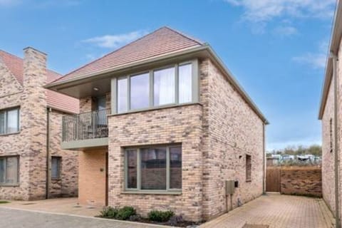 Exterior with parking