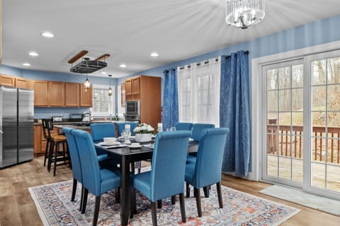 Dining area for 8 and kitchen