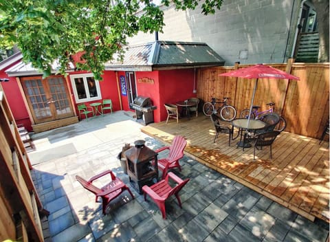 The Cottage and Outdoor area with BBQ and gas fire pit