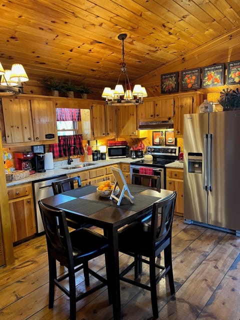 High top table and well-appointed kitchen.