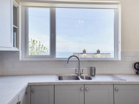 Kitchen | Yr Encil, New Quay