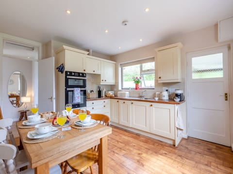 Kitchen/diner | Osmore Orchard, Membury