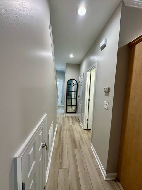 Hallway/entryway