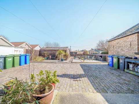 Outdoor | Sandy Retreat, TROON