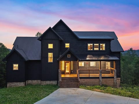 The perfect blend of modern design and mountain charm.