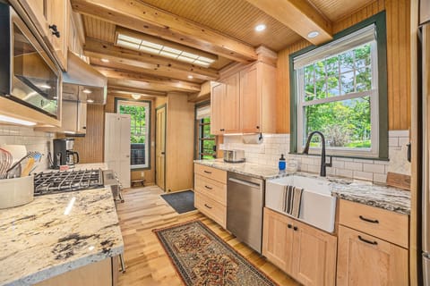 It will be a joy to cook a meal on vacation in this space