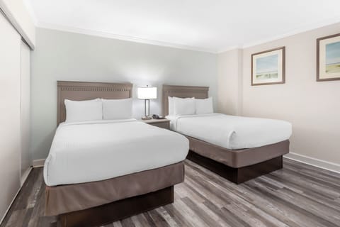 2 Double size beds