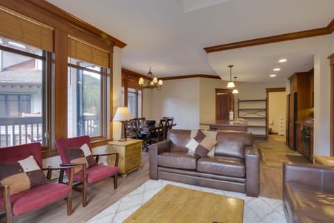 Furniture, Indoors, Living Room, Couch, Floor