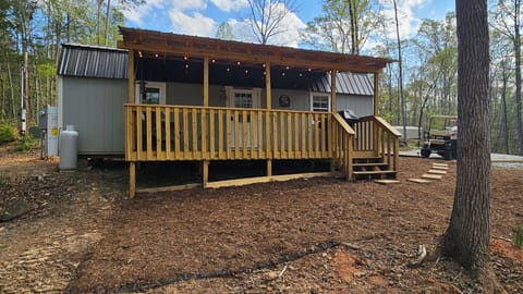 Front of The Cozy Cove Cabin, Nice 8'x20" deck.