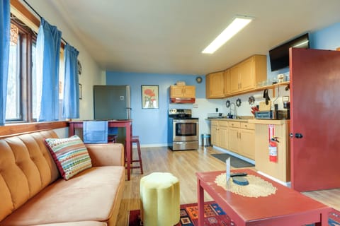 Vernon Vacation Rental | 1BR | 1BA | 530 Sq Ft | 1 Step Required