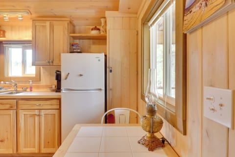 Dining Area | Dishware/Flatware | Trash Bags/Paper Towels