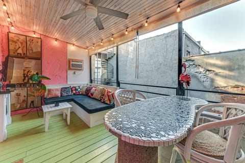 Paducah Vacation Rental | 2BR | 2BA | Interior Staircase Required