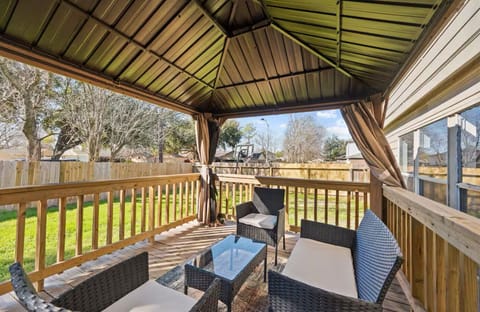 Gazebo good for gathering and bbq