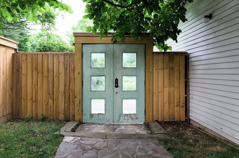 Entrance to driveway