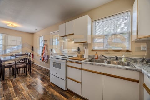 Open Flow Kitchen/Dining