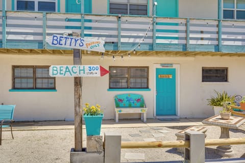 Panama City Beach Vacation Rental | 1BR | 1BA | 1 Step Required | 800 Sq Ft