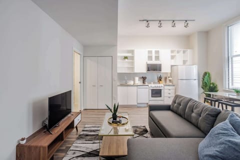 CozySuites Sky Central #24