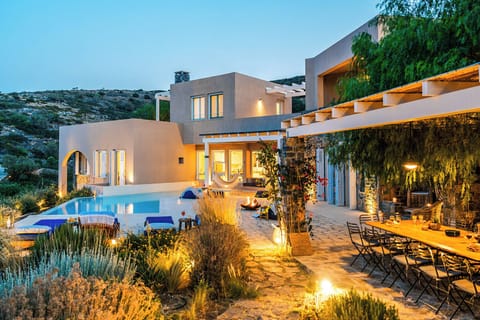 Luxury Villa with Private Pool, Hot Tub and Panoramic Views