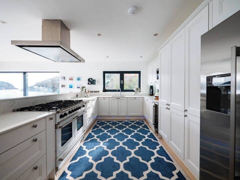 Well equipped kitchen