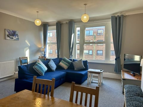 Spacious living and dining area