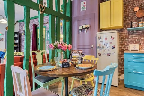 Table à manger pour des moments conviviaux ou de travail