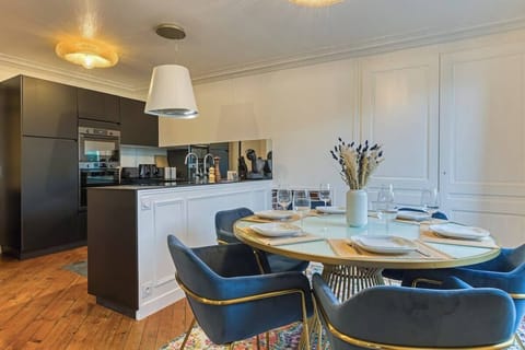 Table à manger et assises