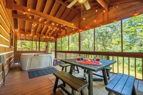 Haus Edelweiss' bubbling hot tub