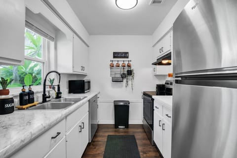 Indoors, Kitchen, Appliance, Microwave, Oven