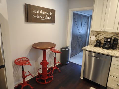 Cook with ease in this modern kitchen