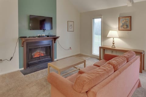  Enjoy year-round access to the resort’s indoor pool, complete with natural lighting and lounge seating.