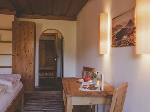 Double room in the farmhouse with breakfast - Demeterhof Knolln Farm Stay in Salzburgerland