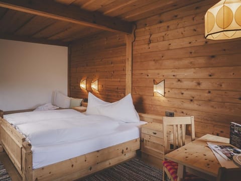 Double room in the farmhouse with breakfast - Demeterhof Knolln Farm Stay in Salzburgerland