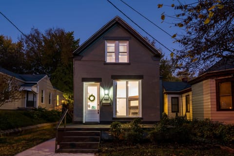 The Southern Gentleman is located in one of Louisviles most sought after neighborhoods; The Highlands!  Walkable to restaurants, shops, bars and so much more!