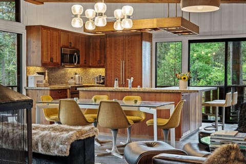 Have your morning coffee in the treetops