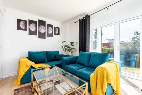 Comfy sofas with extra blankets ready for you!