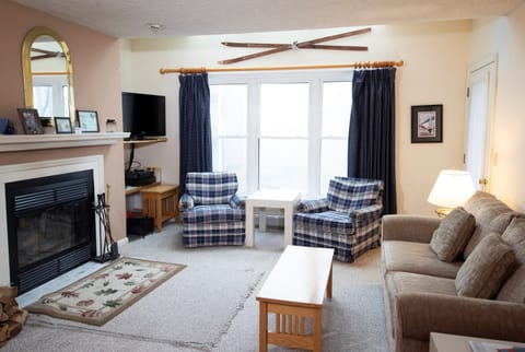 Welcome to our cozy and charming mountainside condo! Please note that photos are representative.