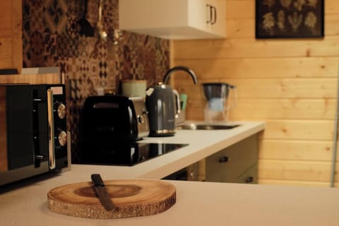 1deea109-5182-4e63-a601-11f9107bc33c