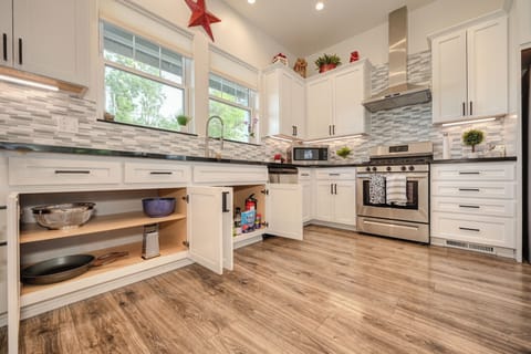 Fully equipped kitchen