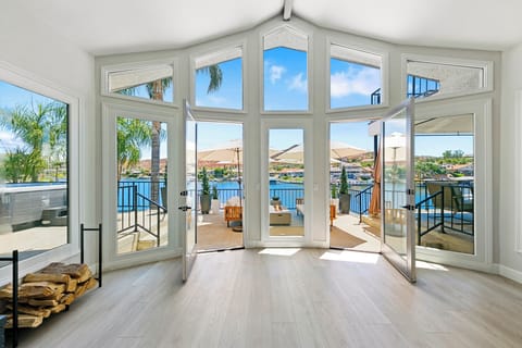 Large windows and high ceilings 