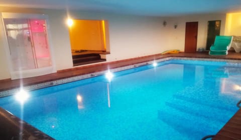 Holiday Home Swimming Pool