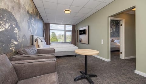 Unit with Twin beds. Exact unit will be assigned upon arrival. Views, colors, and decor may vary.