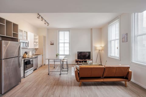CozySuites Sky Central #18